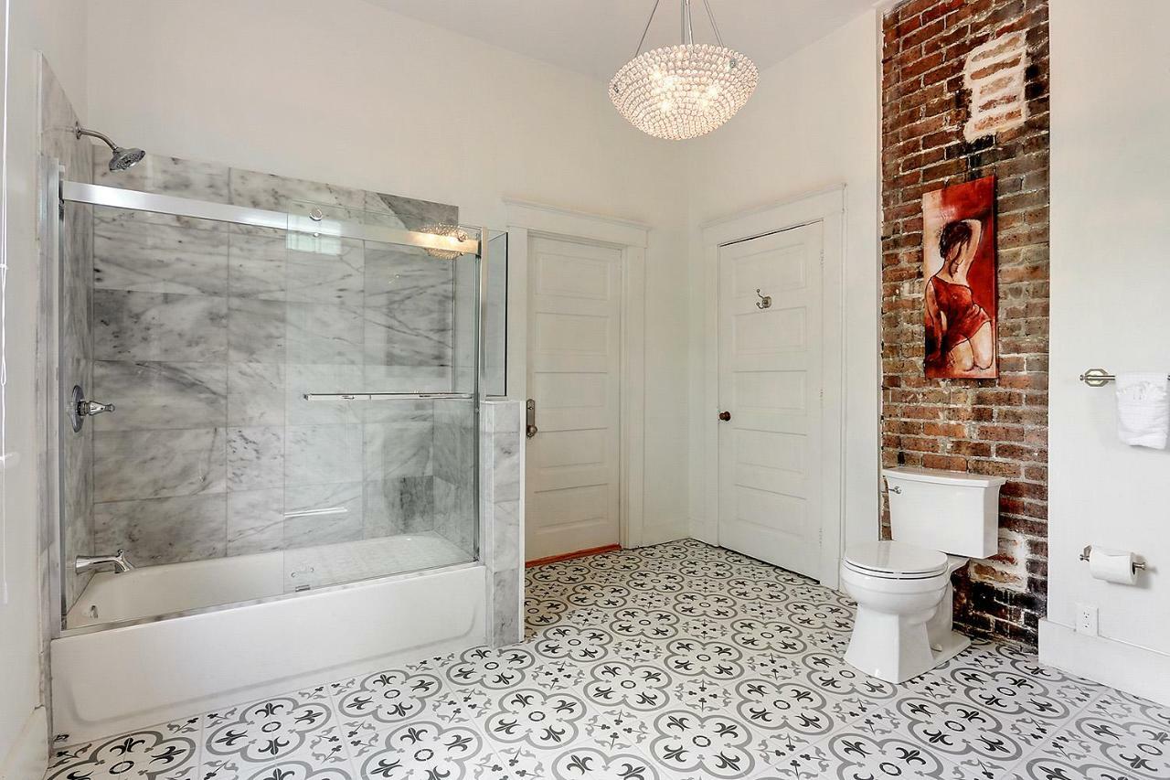 Modern Victorian House With Relaxing Courtyard Villa New Orleans Buitenkant foto